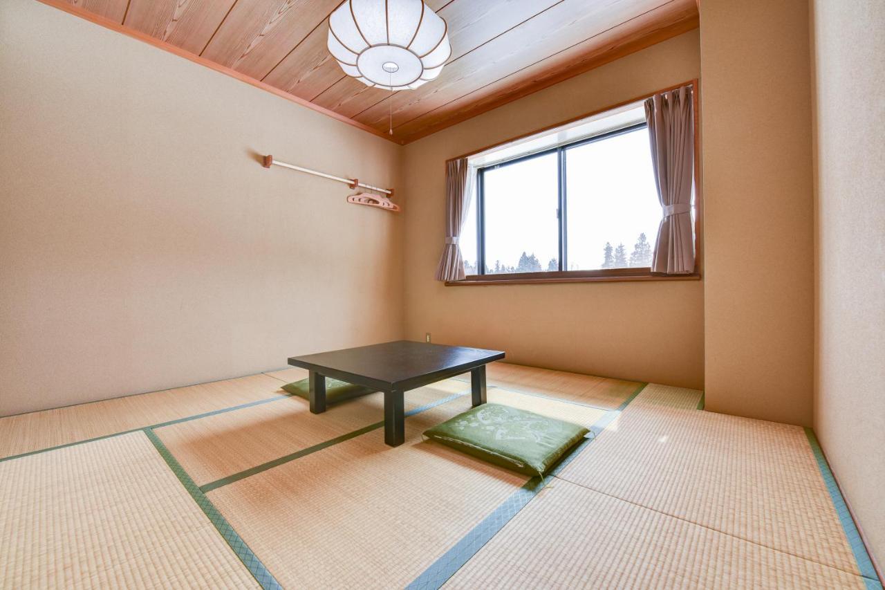 Kanoe Iiyama Buitenkant foto