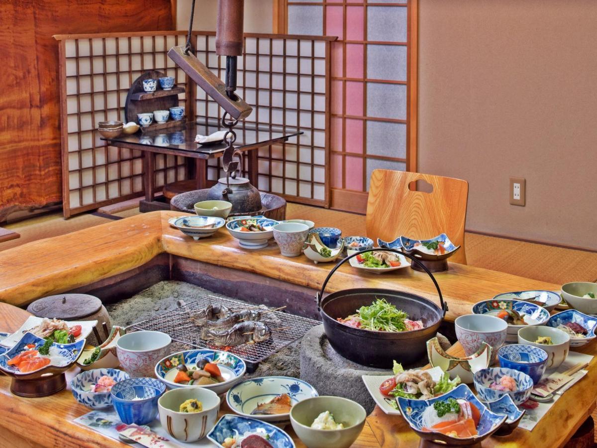 Kanoe Iiyama Buitenkant foto