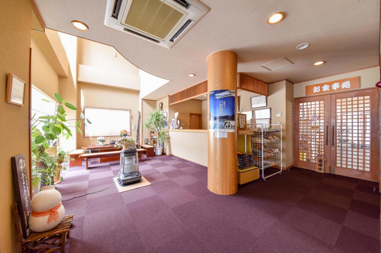 Kanoe Iiyama Buitenkant foto